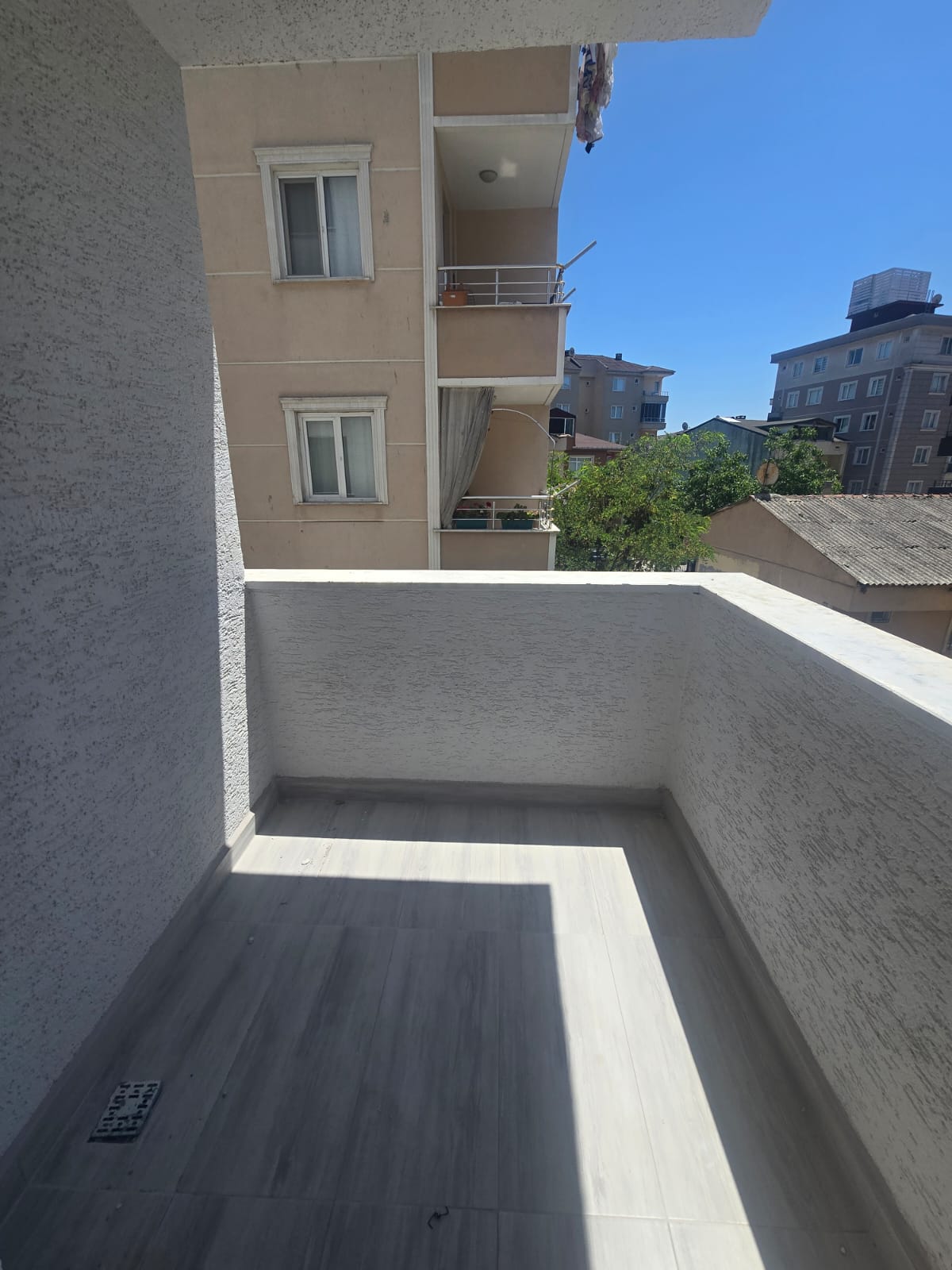 ÇEKMEKÖY AYDINLAR SIFIR 2+1 75 M2 KİRALIK 25.000.TL