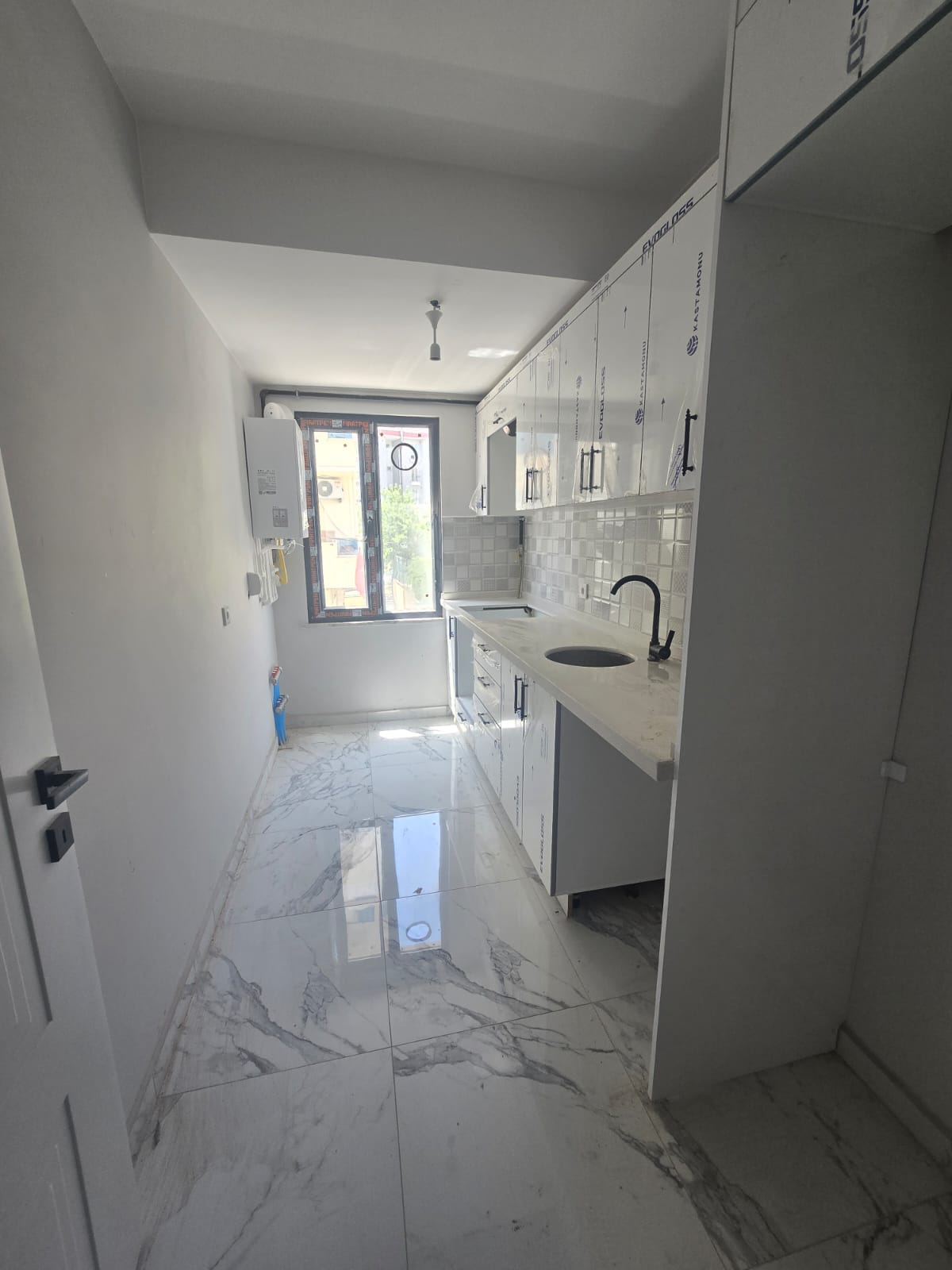 ÇEKMEKÖY AYDINLAR SIFIR 2+1 75 M2 KİRALIK 25.000.TL