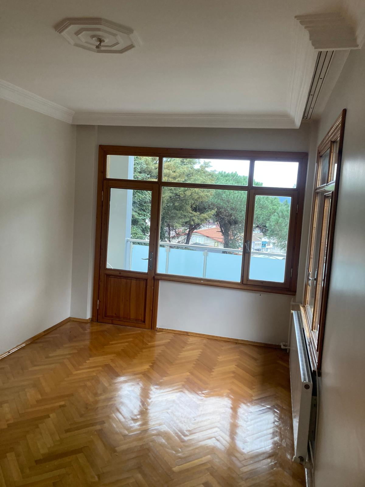 MERKEZE YAKIN MÜSTAKİL 4+1 BAHÇELİ OTOPARKLI 200 M2 75.000 TL.