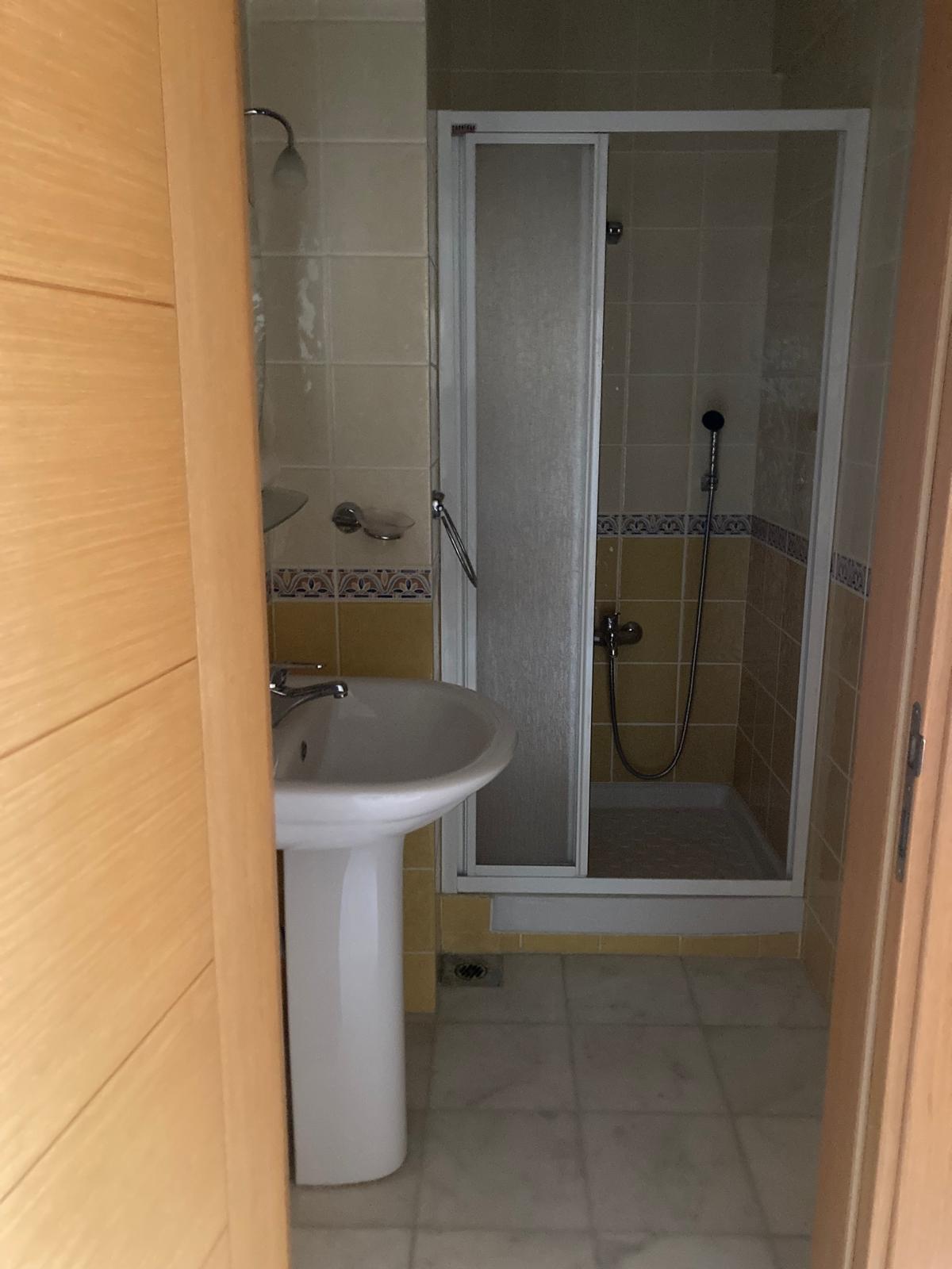 MERKEZE YAKIN MÜSTAKİL 4+1 BAHÇELİ OTOPARKLI 200 M2 75.000 TL.