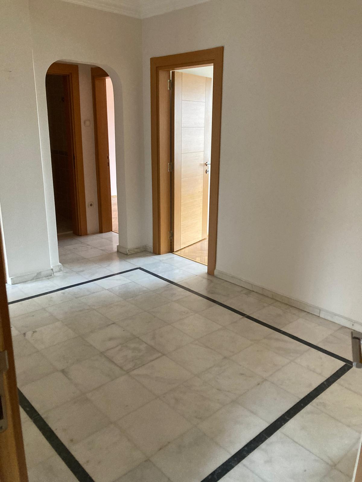 MERKEZE YAKIN MÜSTAKİL 4+1 BAHÇELİ OTOPARKLI 200 M2 75.000 TL.