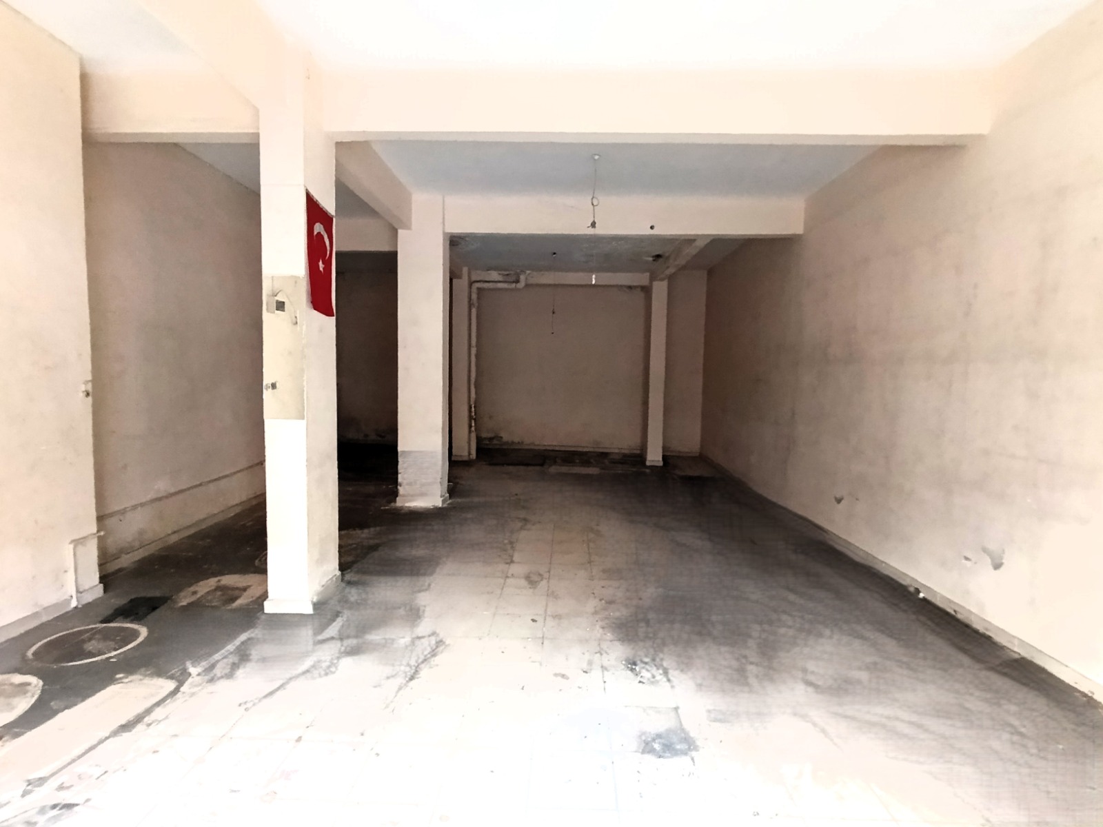 ESKİ ZEKERİYAKÖY CAD. YÜKSEK TAVANLI 75 M2 DÜKKAN 30.000.TL