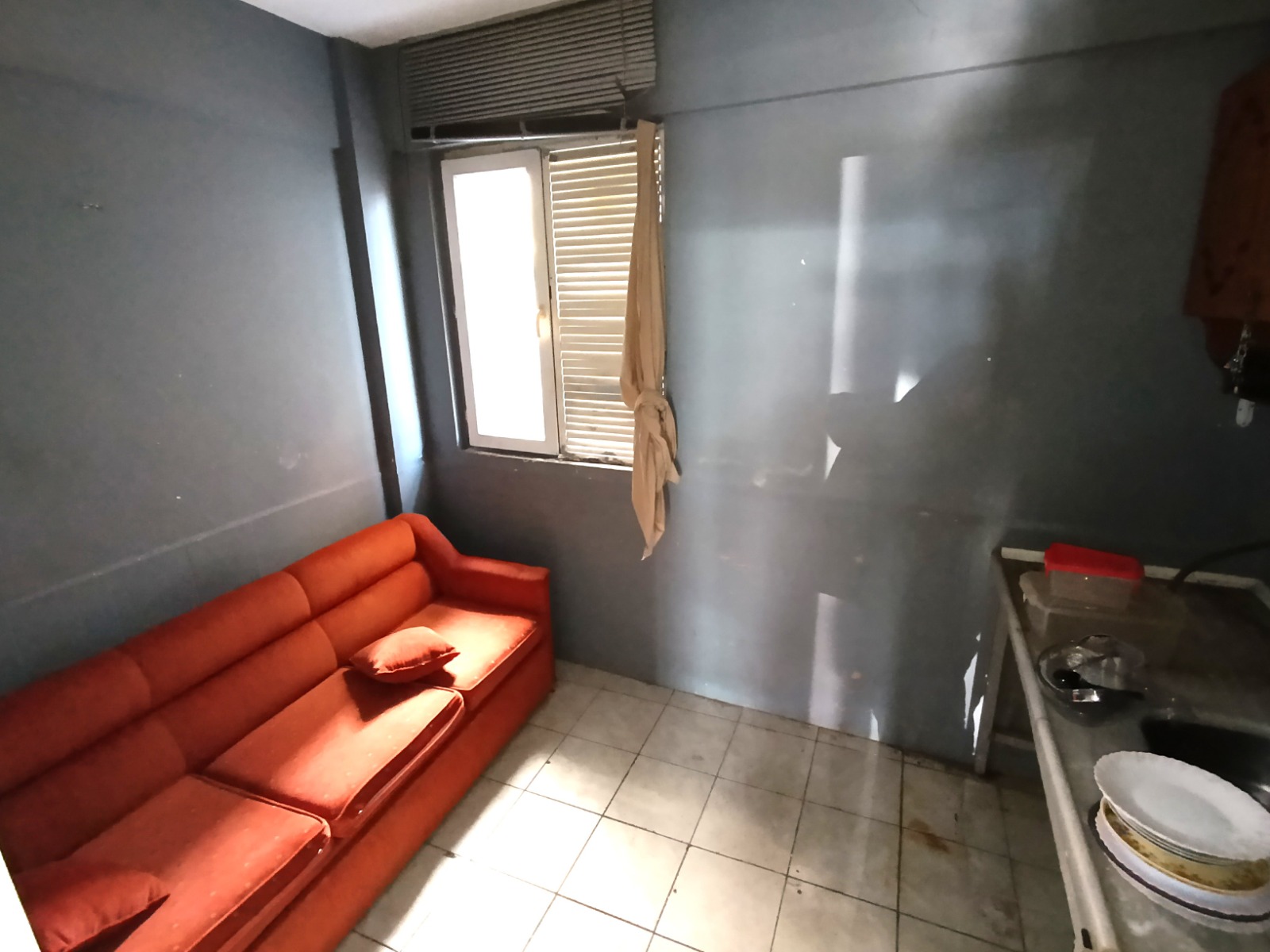 ESKİ ZEKERİYAKÖY CAD. ÜZERİ MUTFAK, WC'Lİ 65 M2 DÜKKAN 25.000.TL