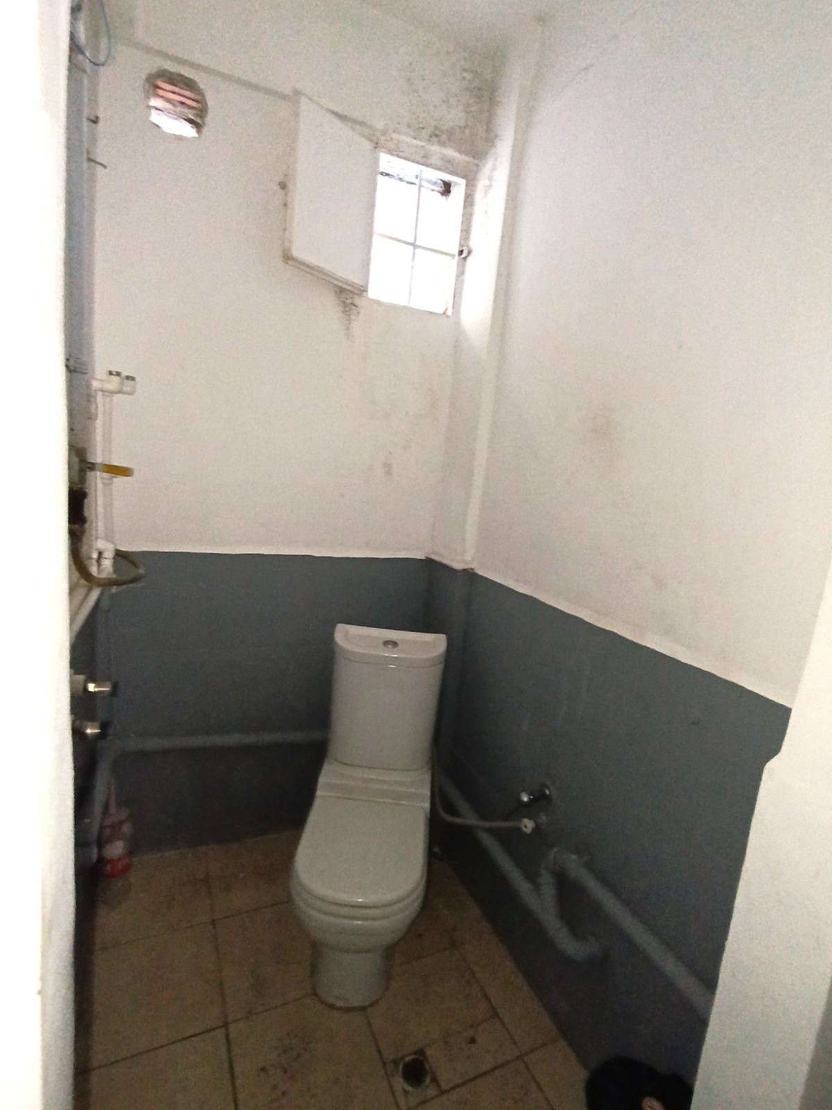 ESKİ ZEKERİYAKÖY CAD. ÜZERİ MUTFAK, WC'Lİ 65 M2 DÜKKAN 25.000.TL