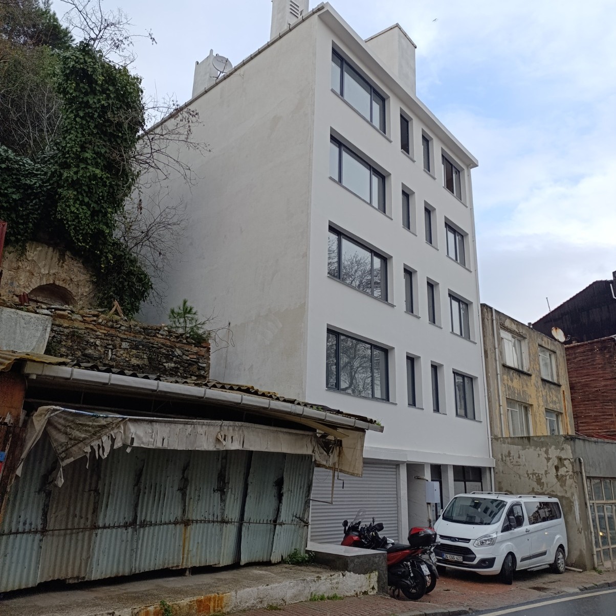 SARIYER MERKEZ YENİ BİNA 2+1 85 M2 KİRLIK 50.000 TL