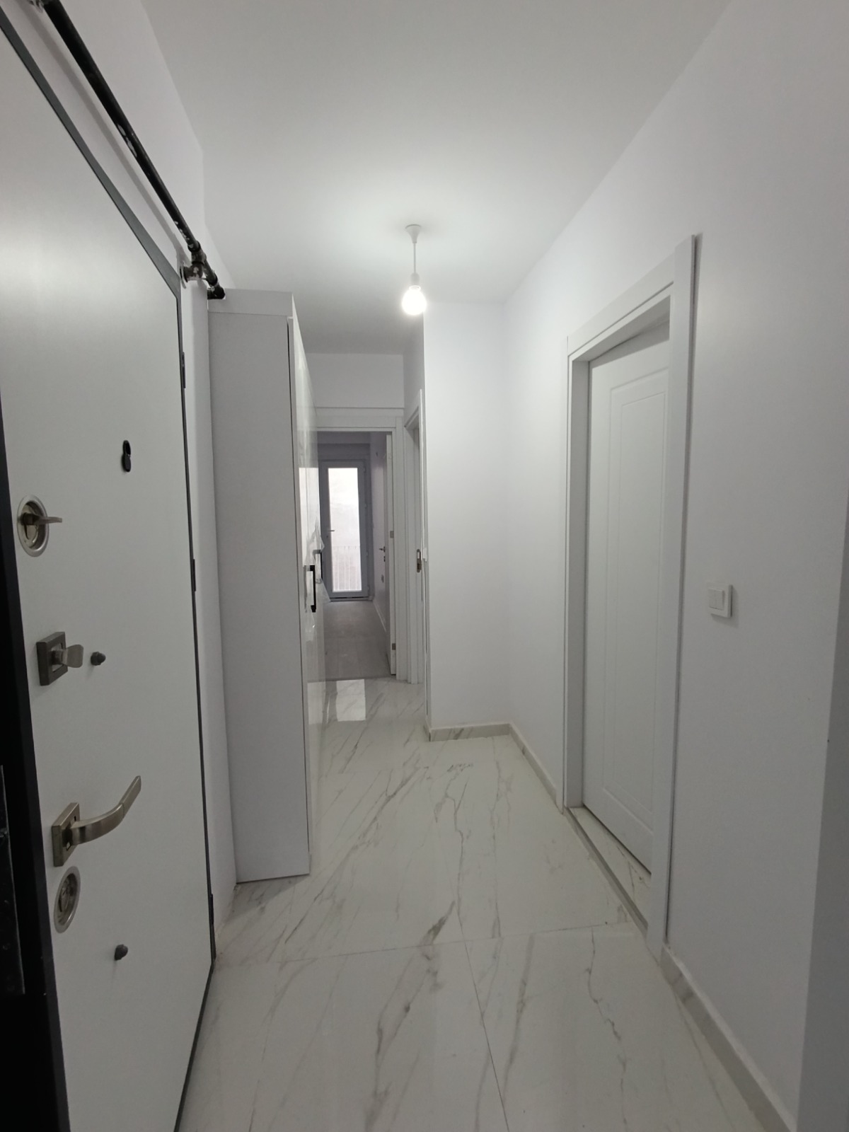 SARIYER MERKEZ YENİ BİNA 2+1 85 M2 KİRLIK 50.000 TL