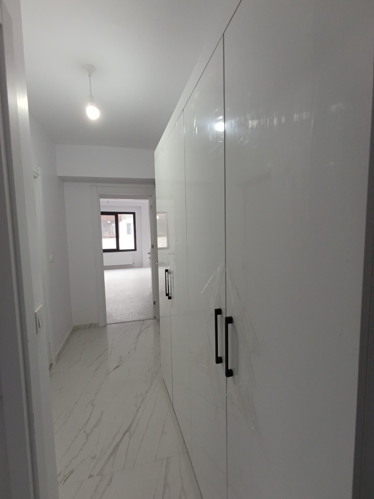 SARIYER MERKEZ YENİ BİNA 2+1 85 M2 KİRLIK 50.000 TL