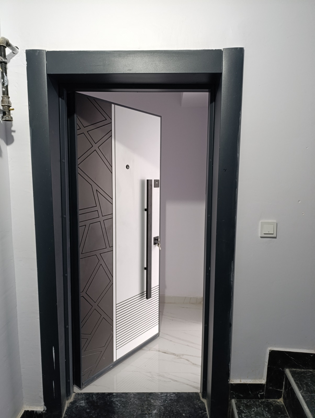 SARIYER MERKEZ YENİ BİNA 2+1 85 M2 KİRLIK 50.000 TL