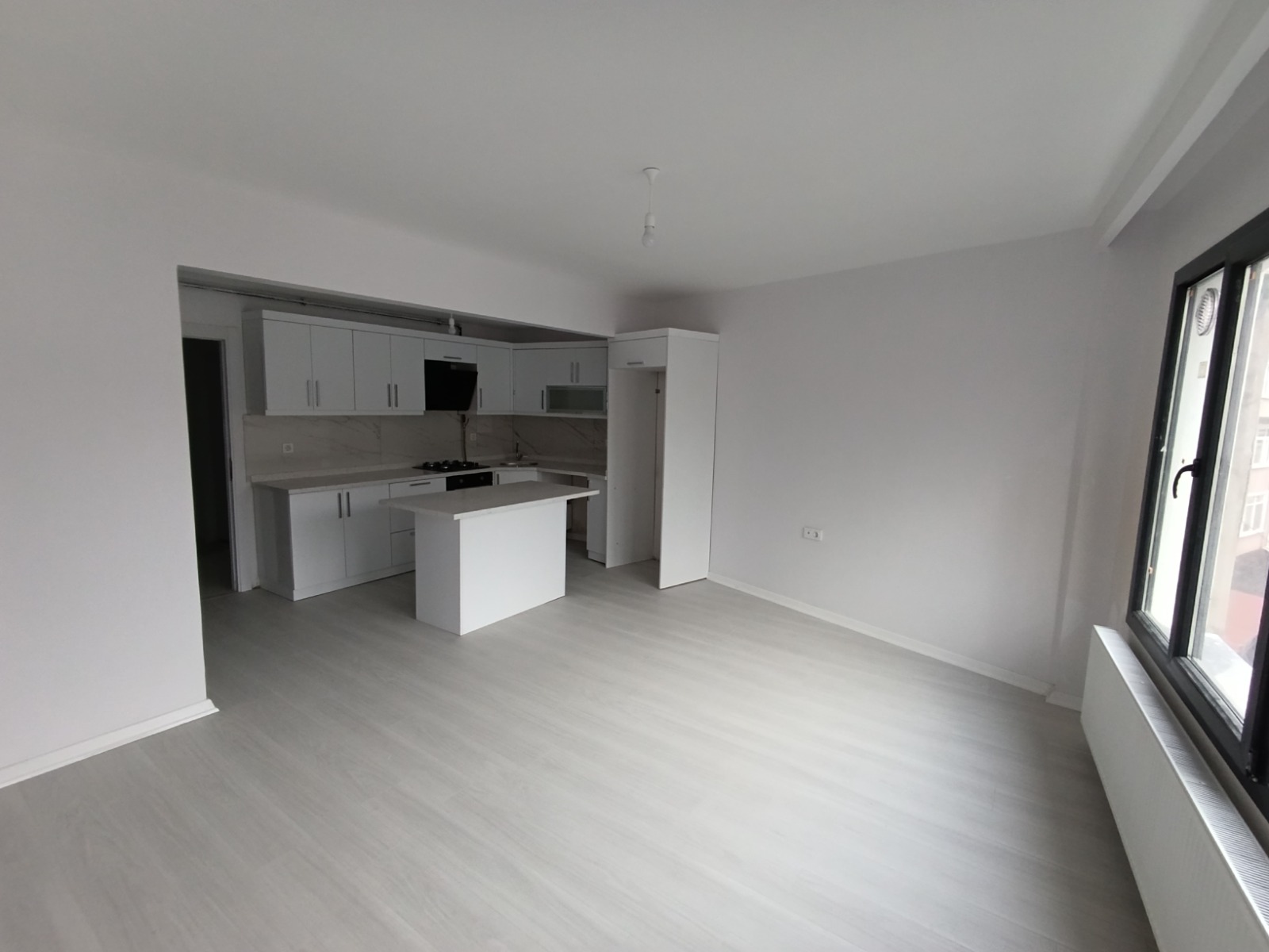 SARIYER MERKEZ YENİ BİNA 2+1 85 M2 KİRLIK 50.000 TL