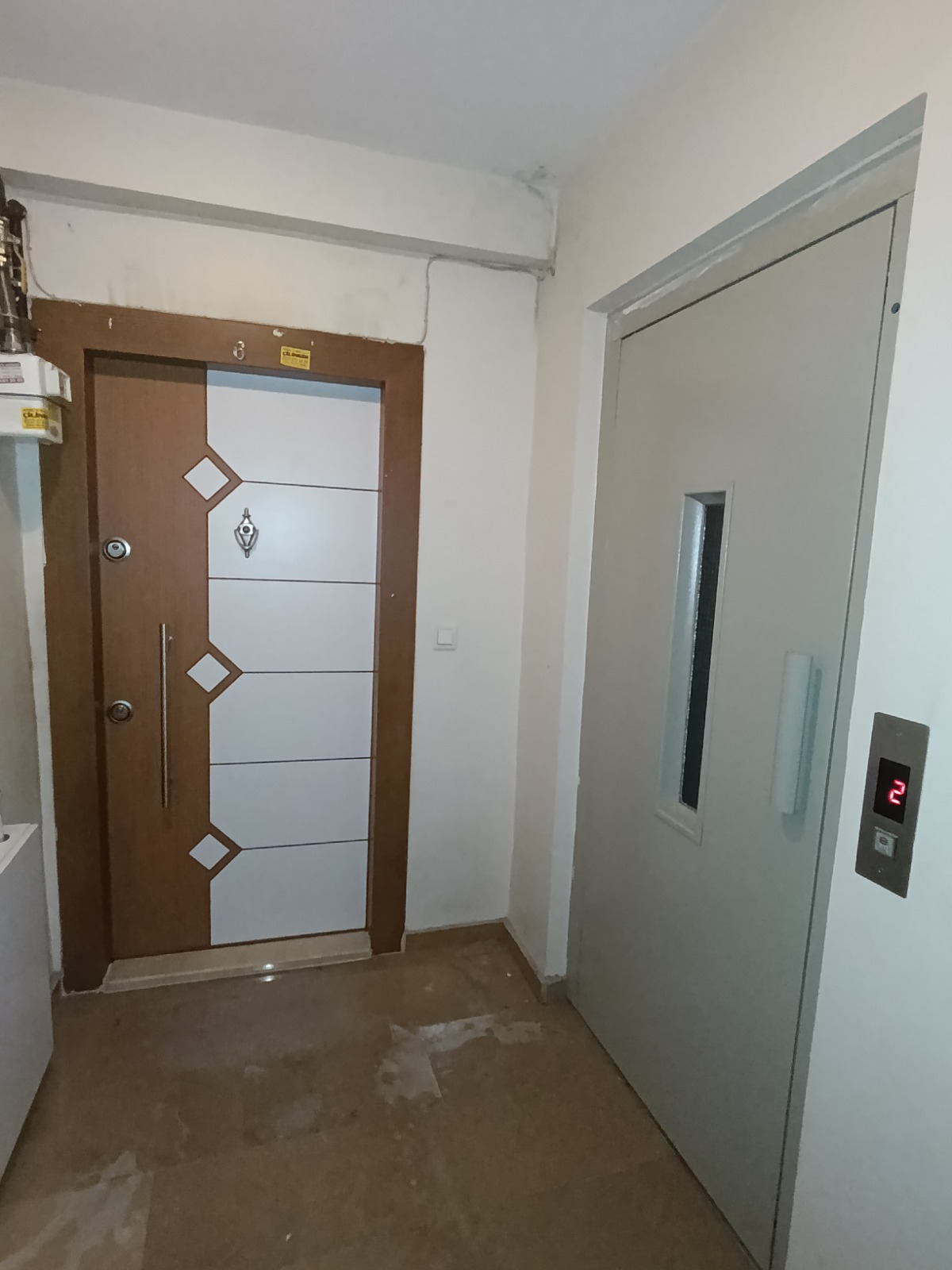  HÜRRİYET MAH. 2+1 75 M2 2.KAT YENİ BİNA KİRALIK 25.000.-TL