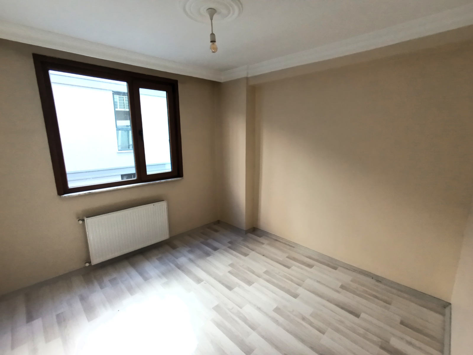  HÜRRİYET MAH. 2+1 75 M2 2.KAT YENİ BİNA KİRALIK 25.000.-TL