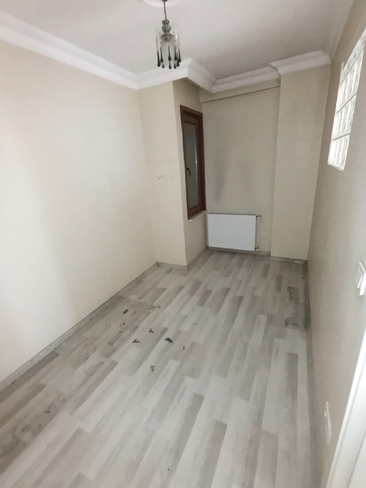  HÜRRİYET MAH. 2+1 75 M2 2.KAT YENİ BİNA KİRALIK 25.000.-TL
