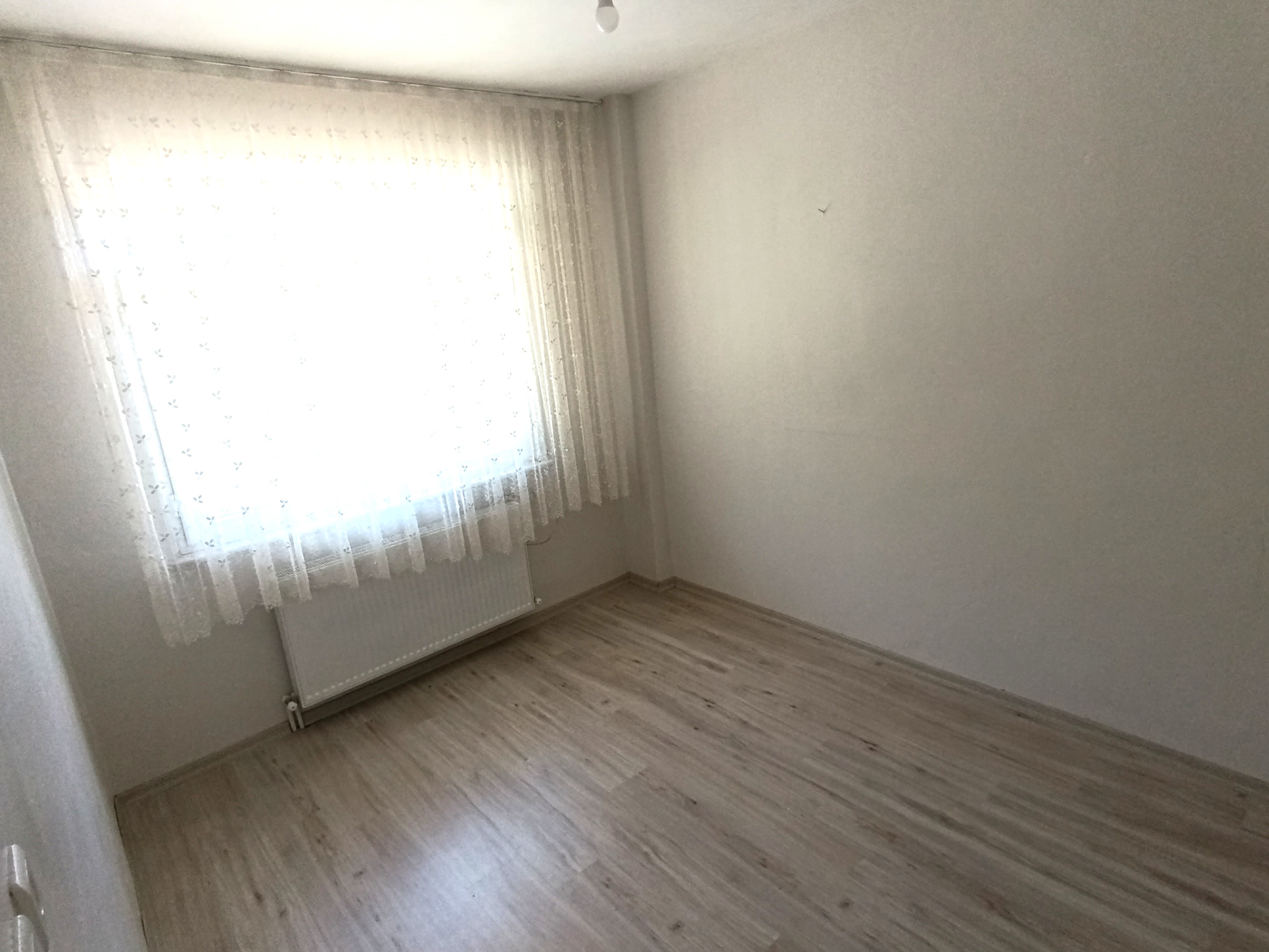 ÇARŞAMBA PAZARININ SOKAĞINDA 1+1 45 M2 DOĞALGAZLI 16.000.TL