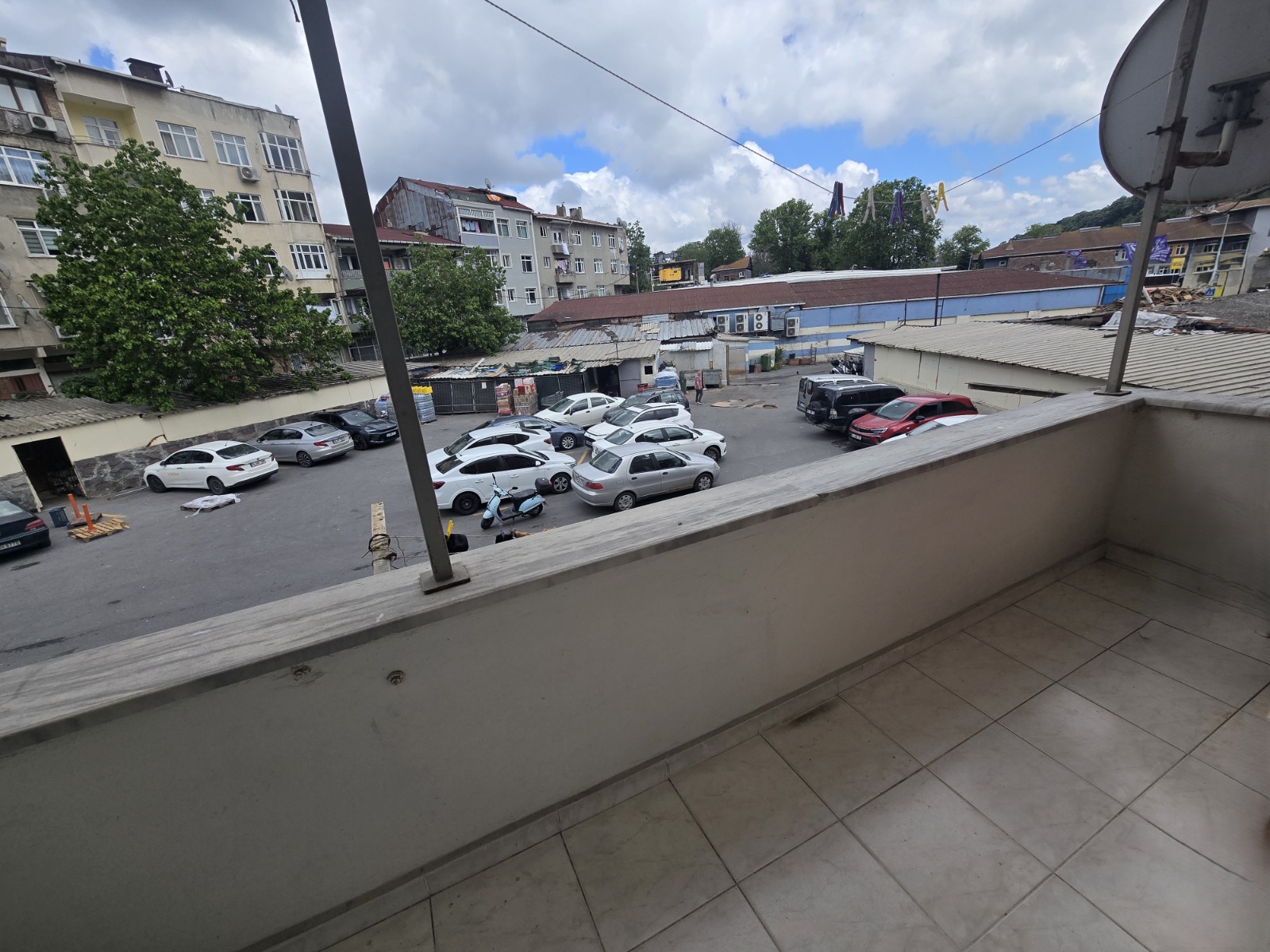 SARIYER MERKEZE YAKIN ÇİFT CEPHELİ 2+1 85 M2 4.450.000.-TL