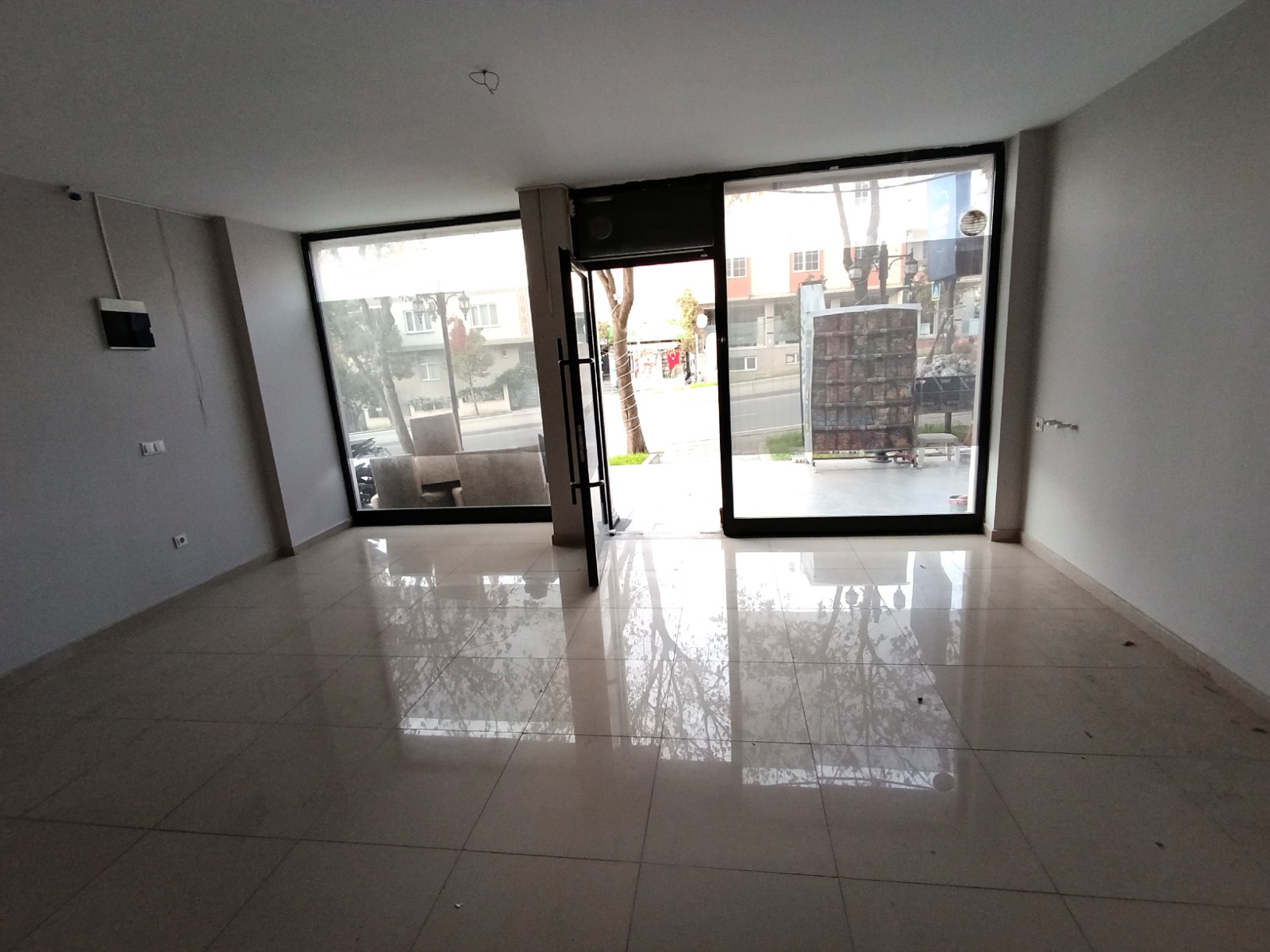 TURGUT ÖZAL BULVARI YENİ BİNADA CADDE CEPHELİ 75 M2 DÜKKAN